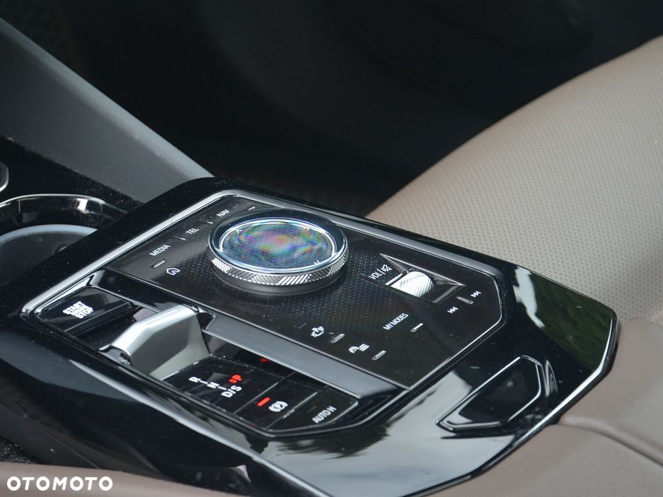 BMW Seria 5 520d xDrive mHEV M Sport Edition - 9