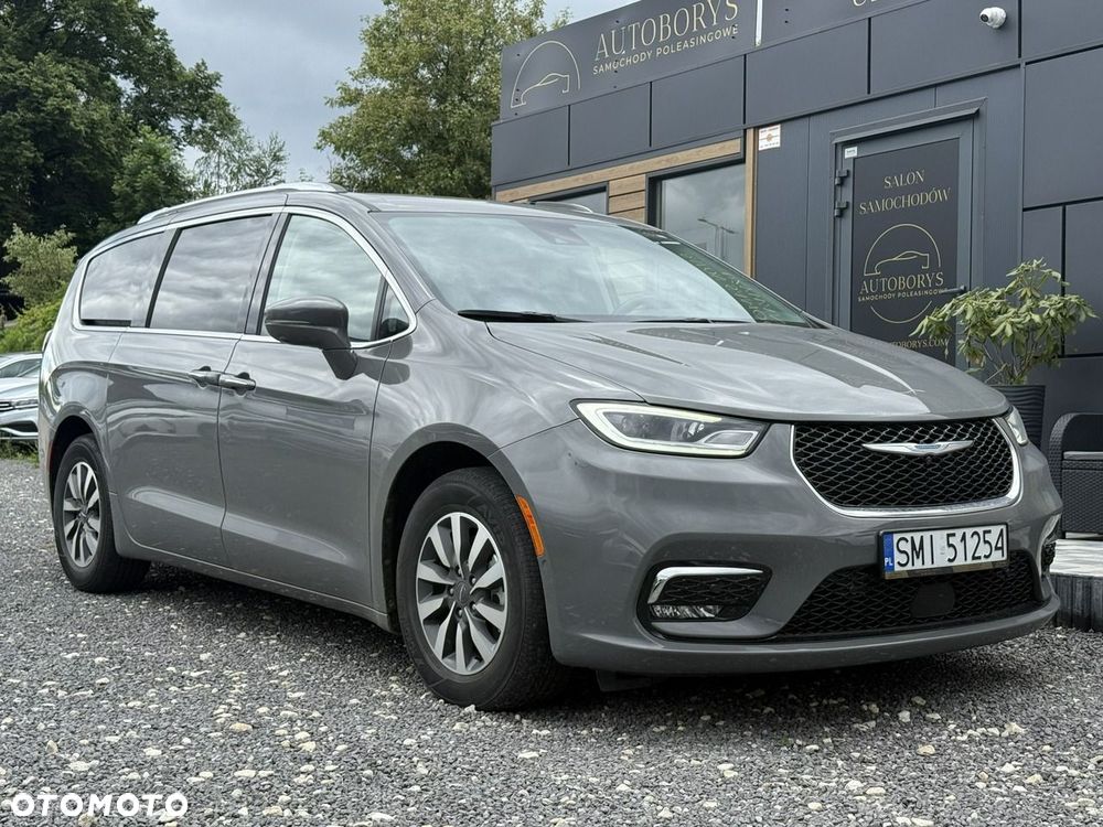 Chrysler Pacifica - 2