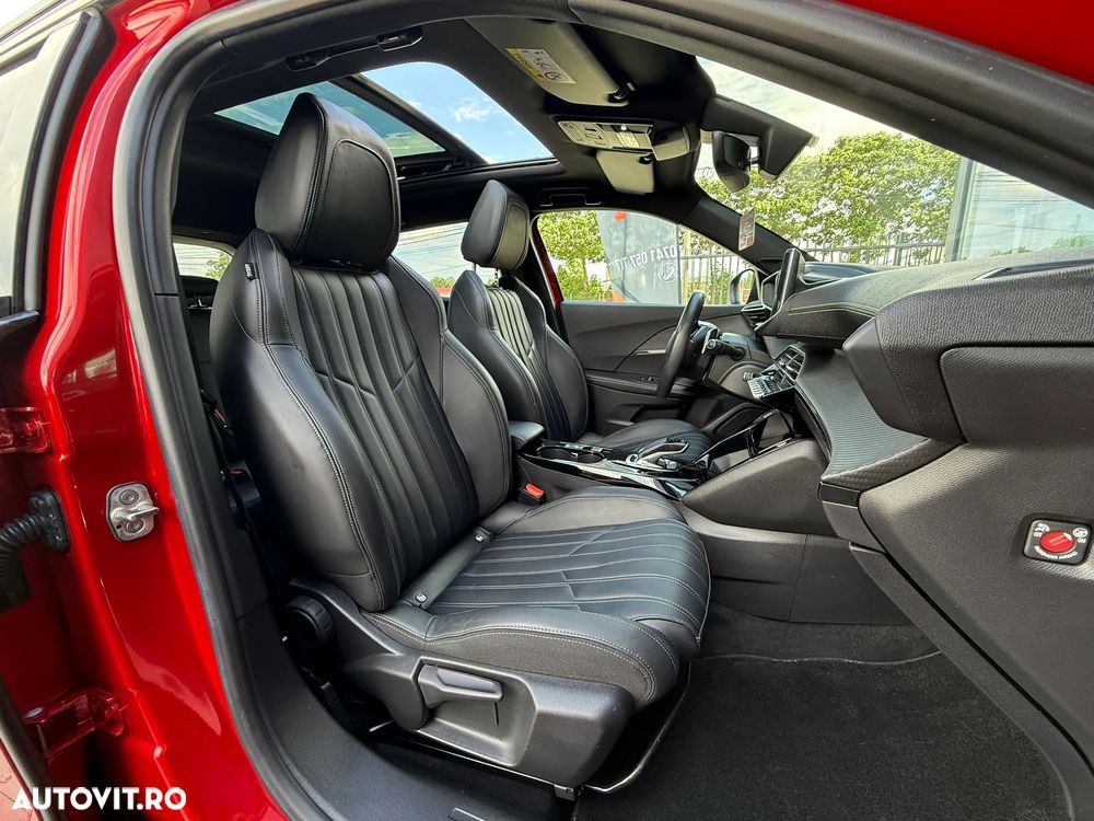 Peugeot 2008 PureTech 155 EAT8 GT - 9