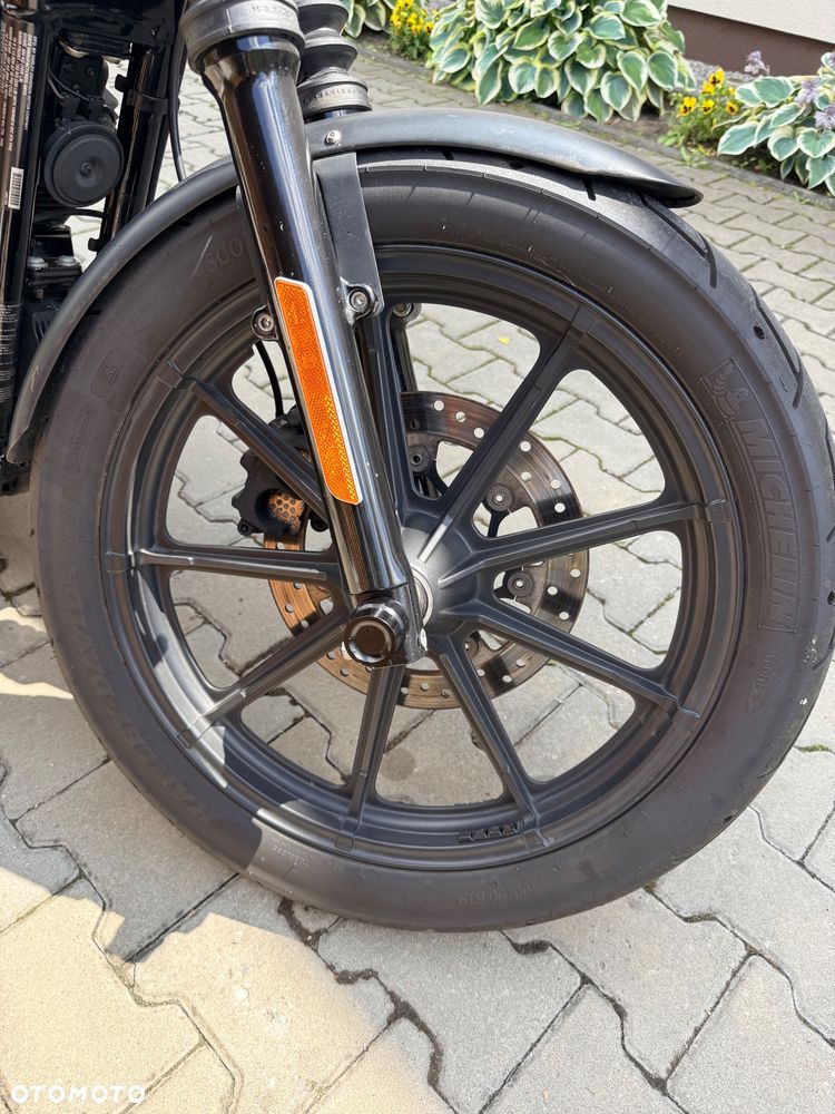 Harley-Davidson Sportster Iron 1200 - 5