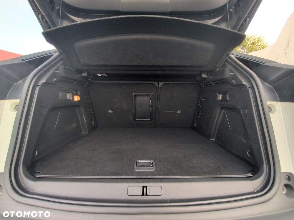 Peugeot 3008 1.6 PureTech Hybrid4 PHEV GT Pack S&S EAT8 - 6