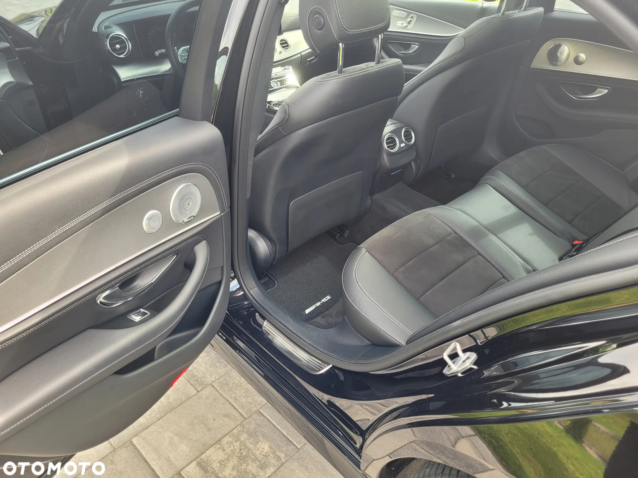 Mercedes-Benz Klasa E 220 d 4-Matic 9G-TRONIC - 14