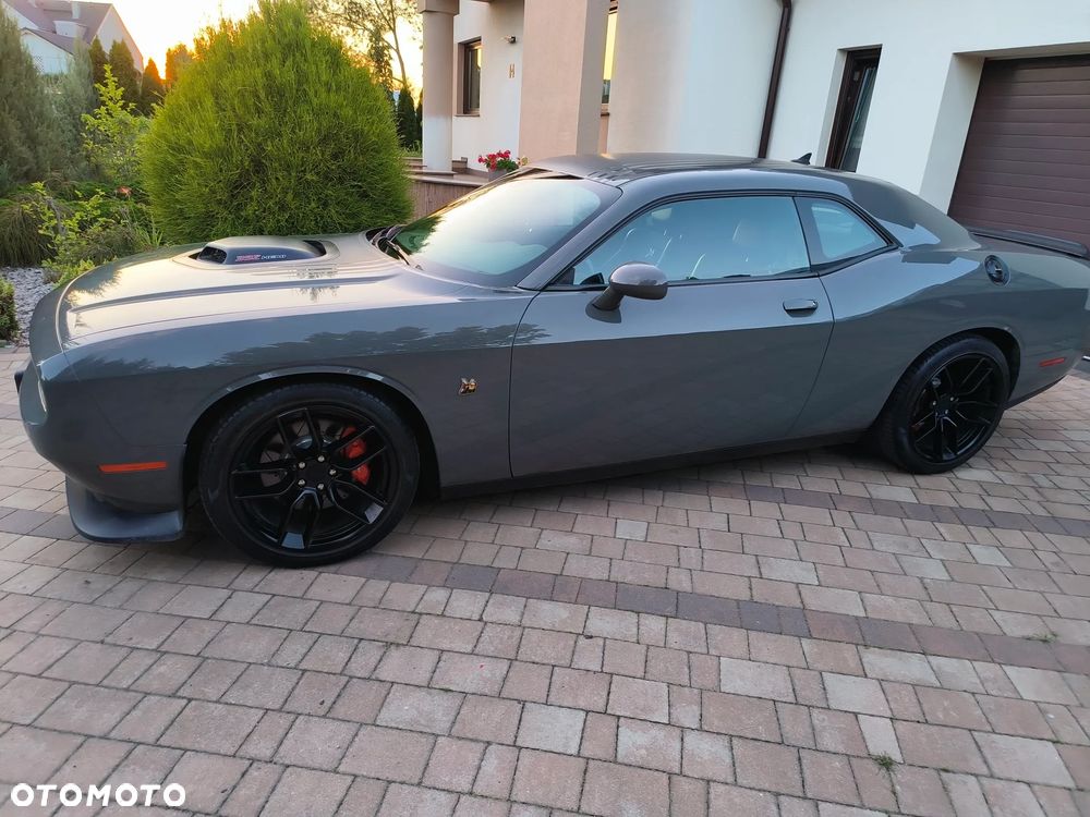 Dodge Challenger 6.4 Scat Pack - 2