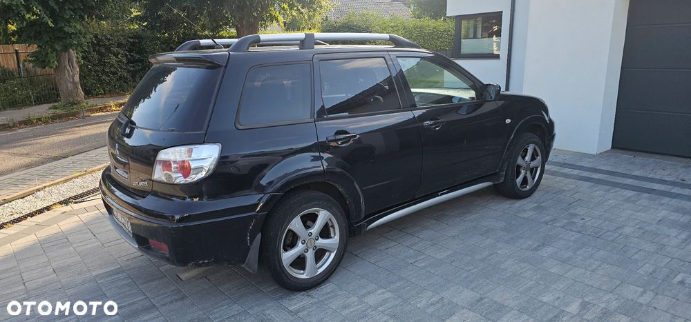 Mitsubishi Outlander - 3