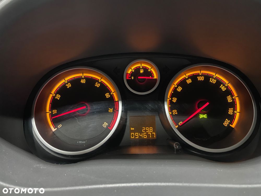 Opel Corsa 1.4 16V Cosmo - 14
