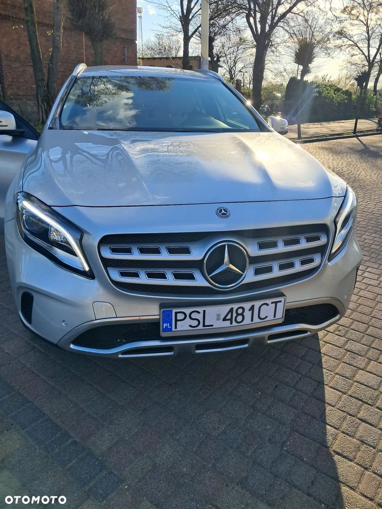 Mercedes-Benz GLA 180 7G-DCT - 6