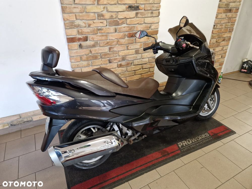 Suzuki Burgman - 38