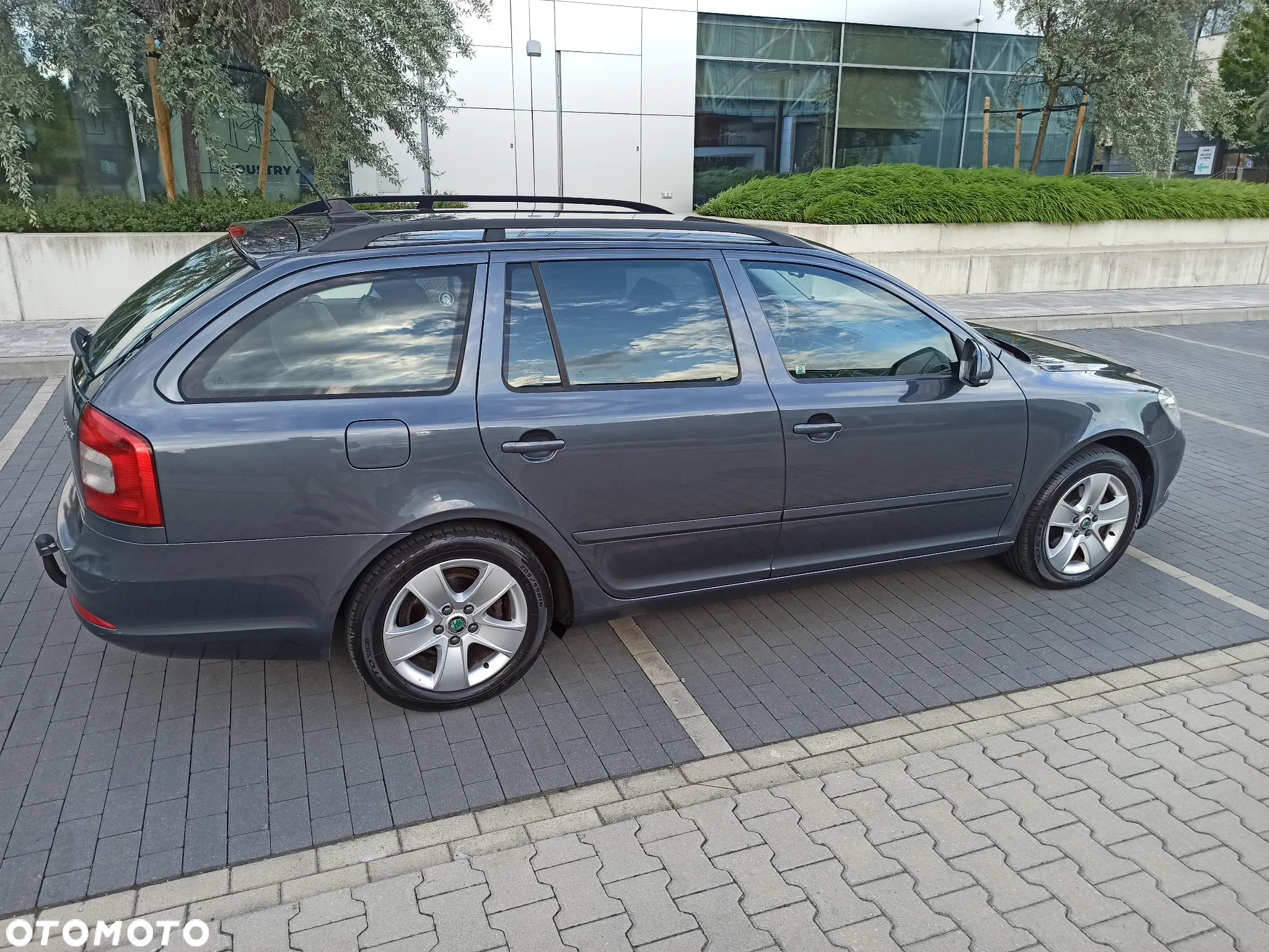Skoda Octavia 2.0 TDI DPF Elegance - 9