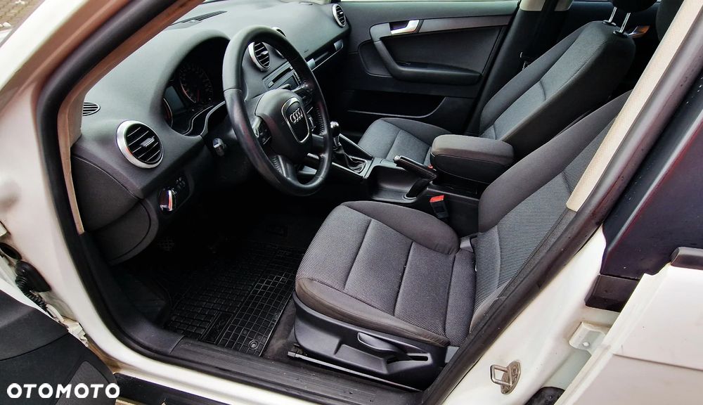 Audi A3 Sportback 2.0 TDI DPF Quattro Attraction - 7