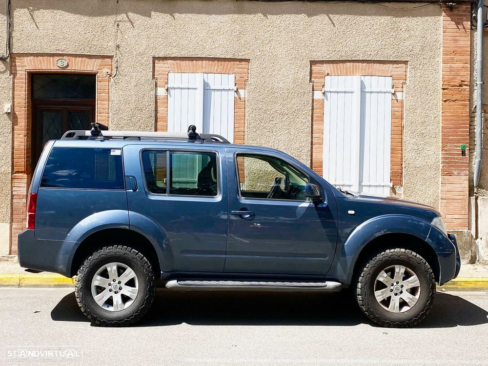 Nissan Pathfinder - 2