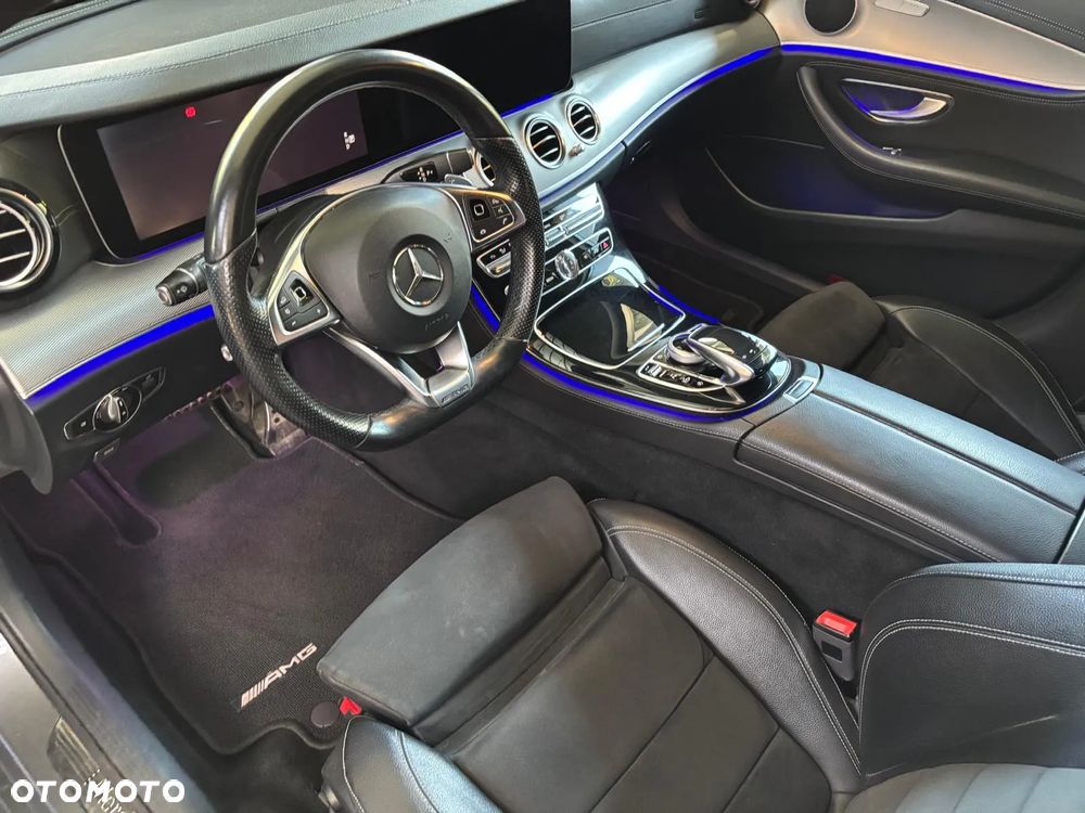 Mercedes-Benz Klasa E 220 d 4-Matic 9G-TRONIC - 8