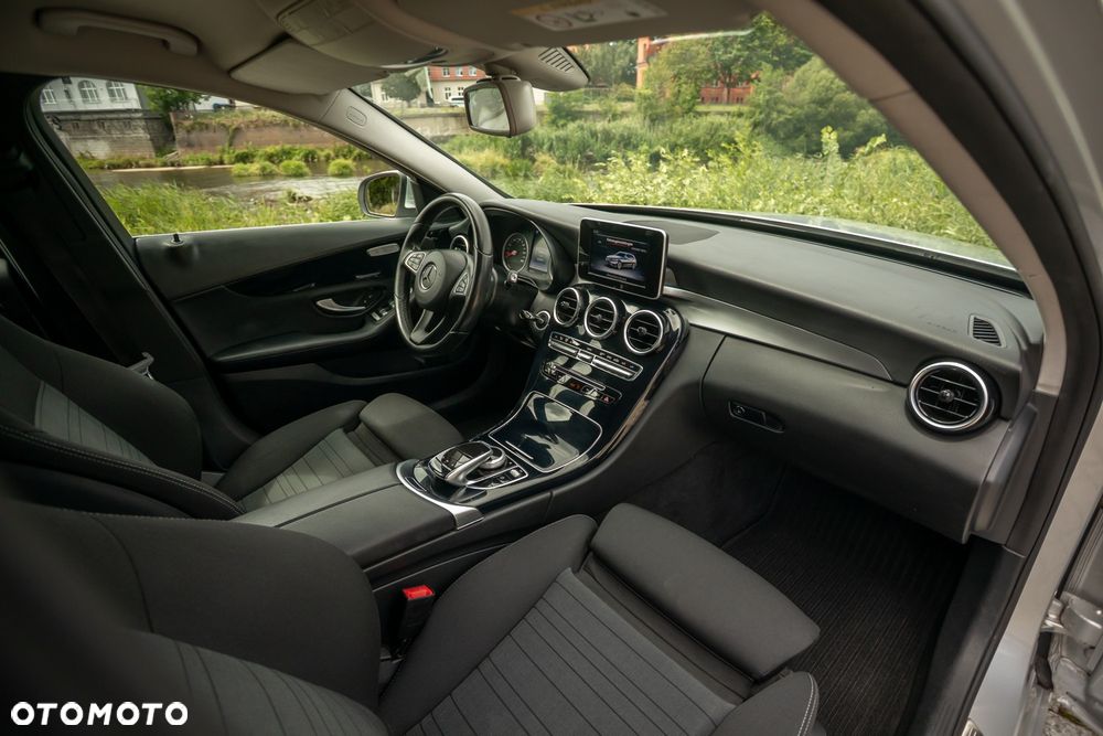 Mercedes-Benz Klasa C 200 d 7G-TRONIC - 29