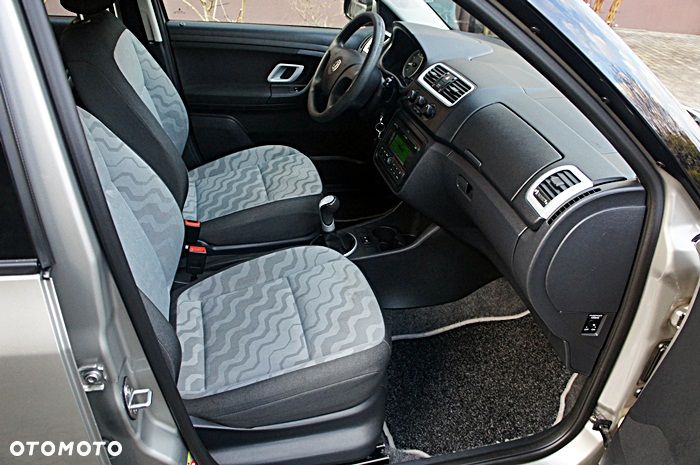 Skoda Fabia 1.2 HTP Ambiente - 18