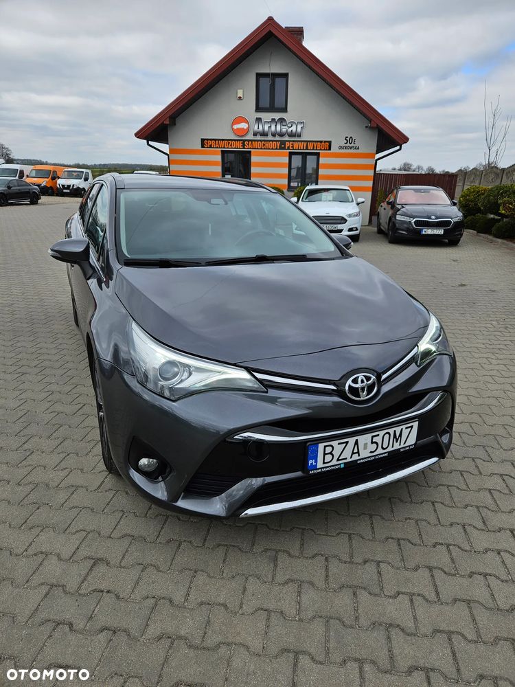 Toyota Avensis 1.8 Premium MS - 9