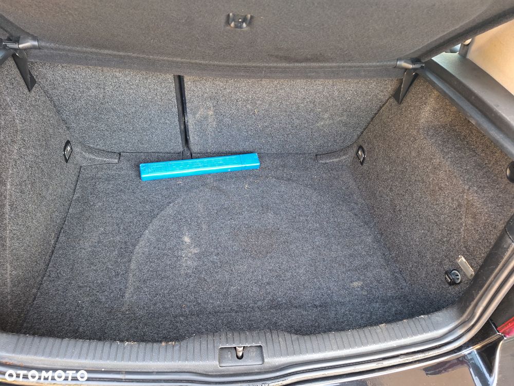 Volkswagen Golf - 5