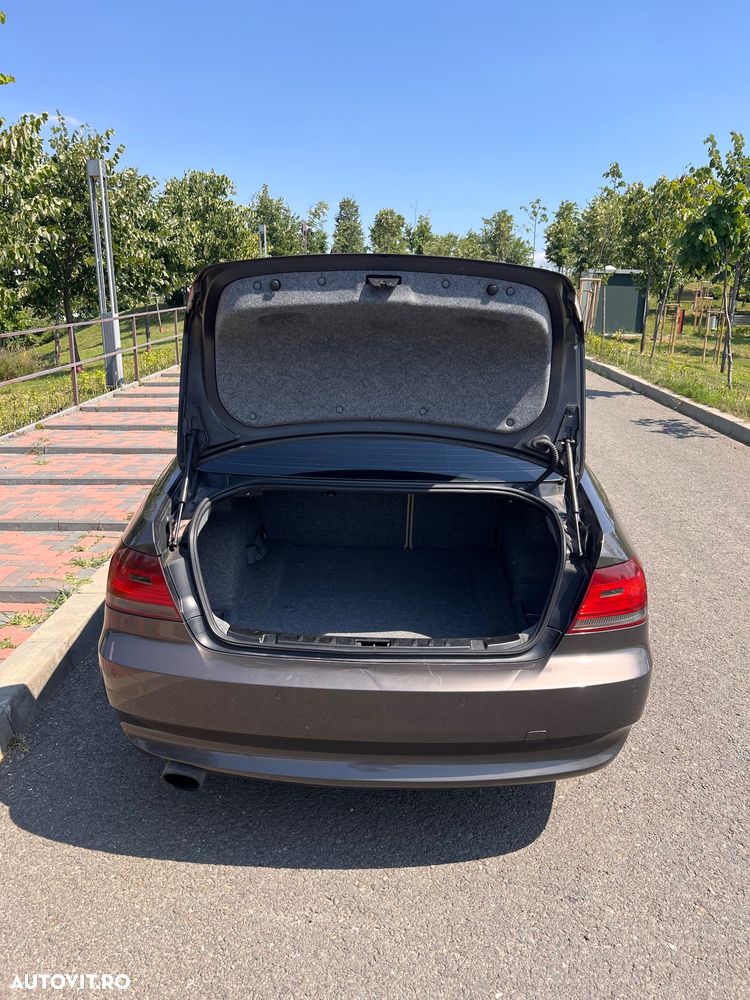 BMW Seria 3 320i Aut. - 19