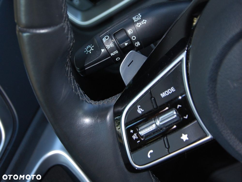 Kia Ceed - 33