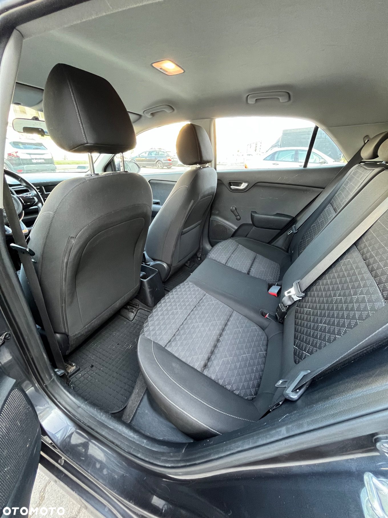 Kia Rio 1.2 L - 23