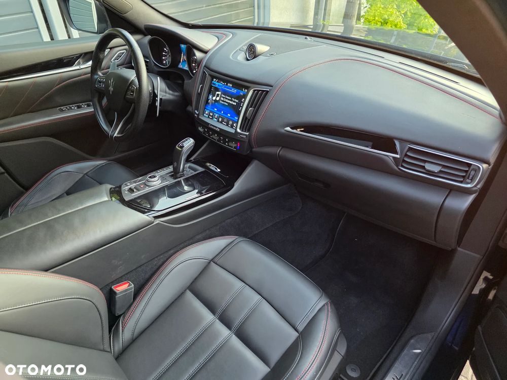 Maserati Levante S Q4 - 11