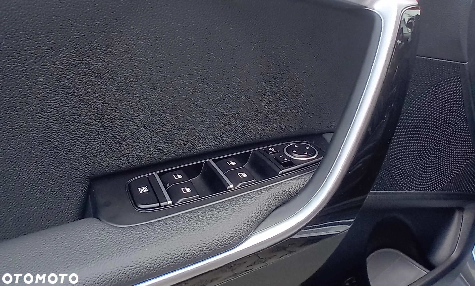 Kia Ceed - 10