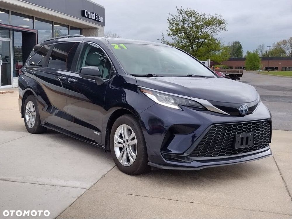 Toyota Sienna - 2