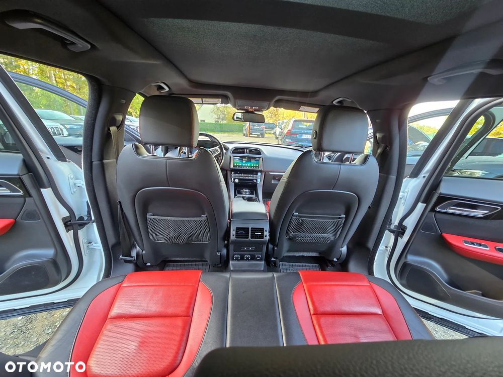 Jaguar F-Pace 20d AWD R-Sport - 20