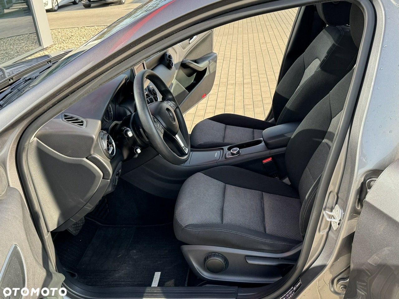 Mercedes-Benz Klasa A 180 (BlueEFFICIENCY) 7G-DCT Urban - 11