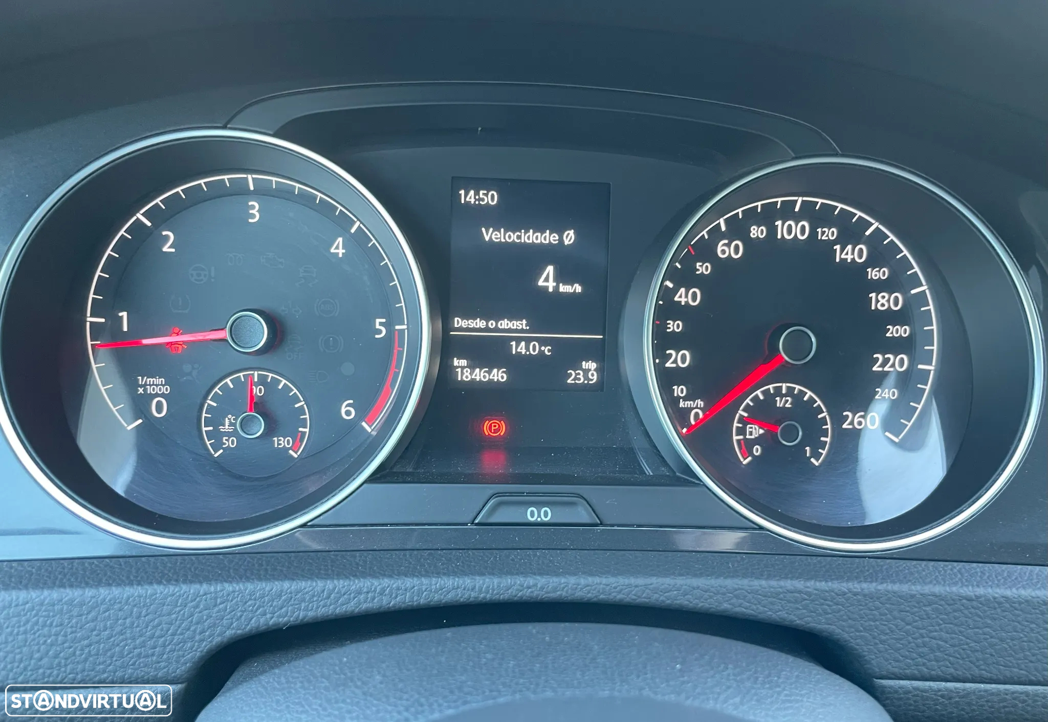 VW Golf 1.6 TDI Confortline - 28