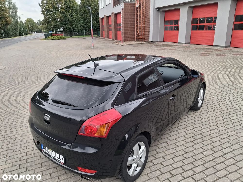 Kia Ceed 1.6 CVVT Dream-Team Edition - 4