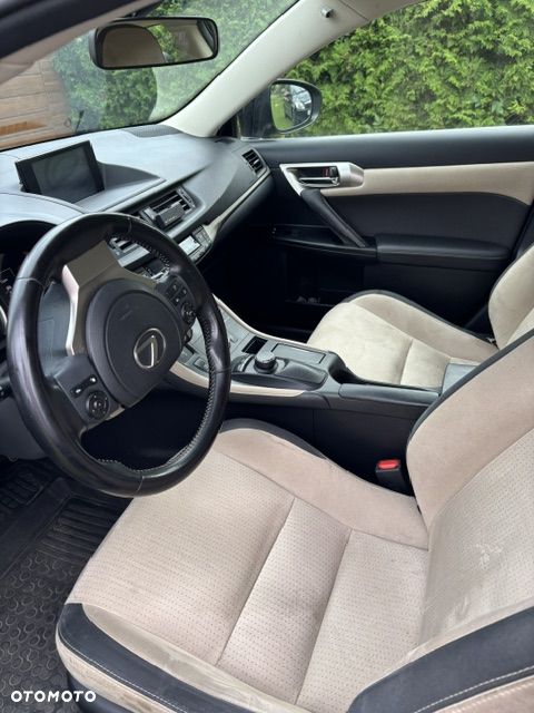 Lexus CT - 7