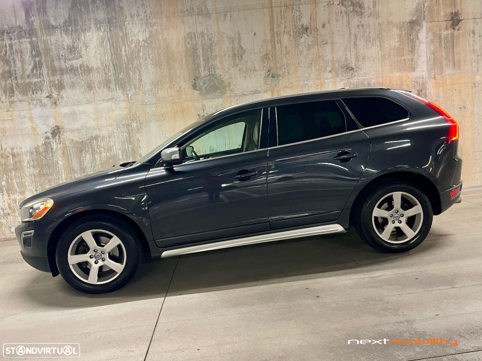 Volvo XC 60 2.0 D4 R-Design Geartronic - 8