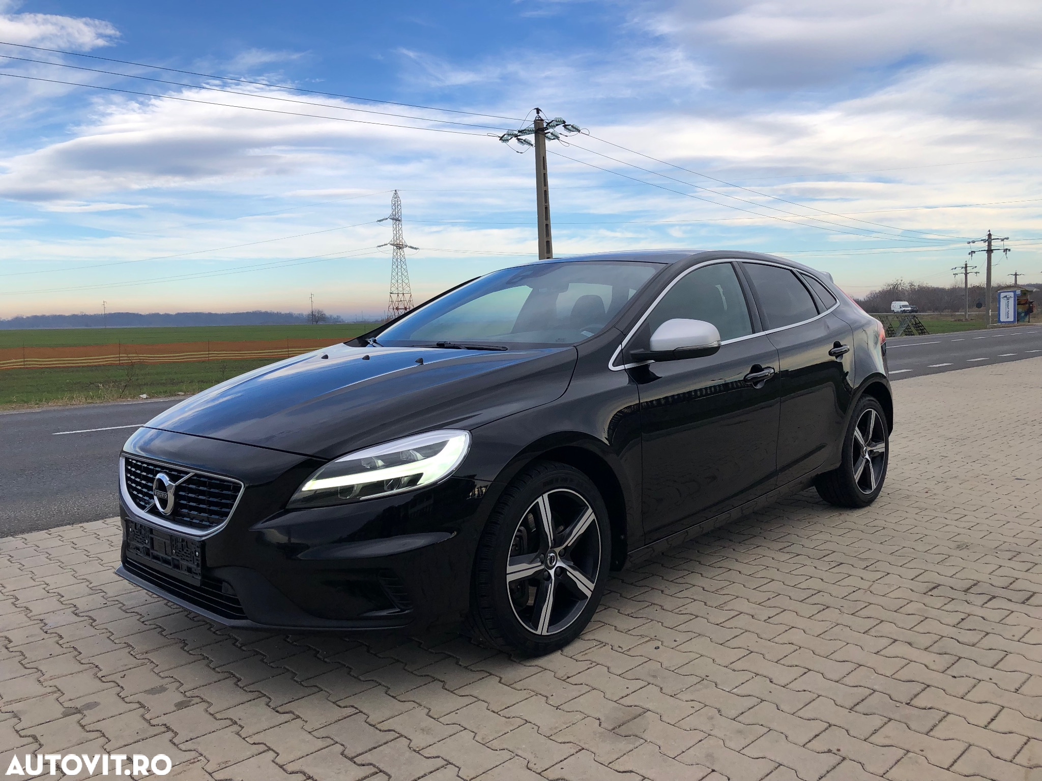Volvo V40 D3 Geartronic RDesign - 24