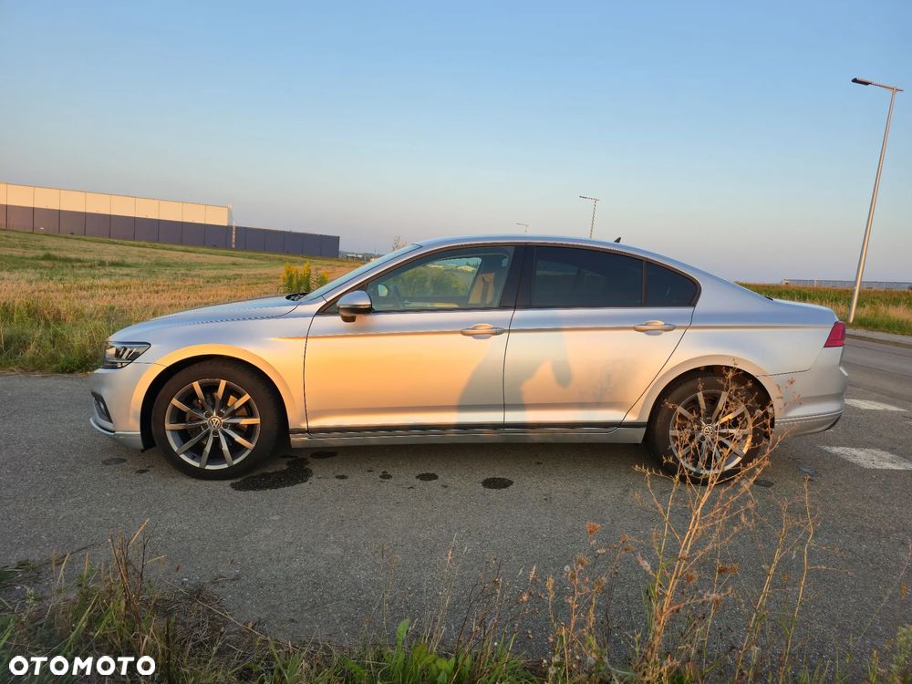 Volkswagen Passat - 14