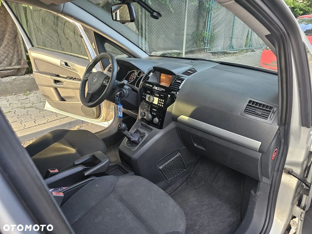 Opel Zafira 1.8 Cosmo - 20