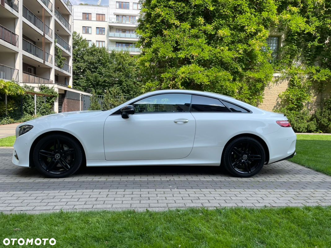 Mercedes-Benz Klasa E 220 d Coupe 4-Matic 9G-TRONIC - 18