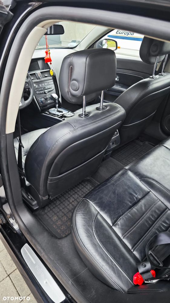 Renault Latitude 2.0 dCi Initiale - 10