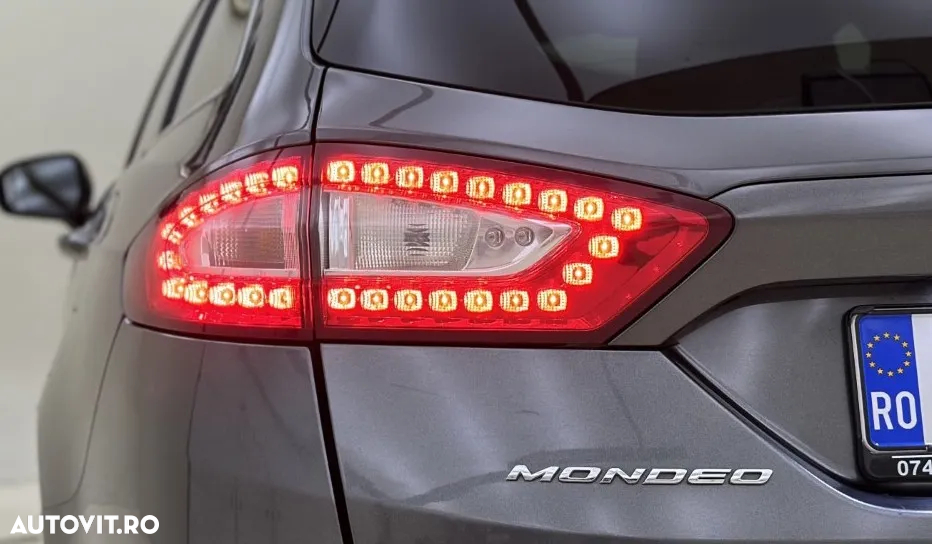Ford Mondeo - 32