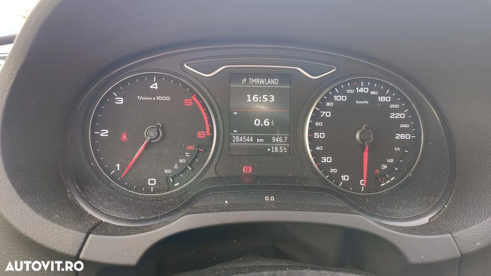 Audi A3 1.6 TDI clean Attraction - 12