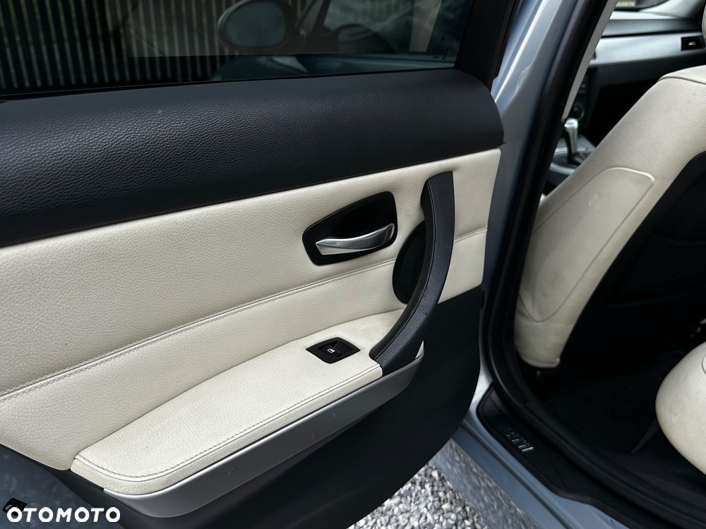 BMW Seria 3 - 34
