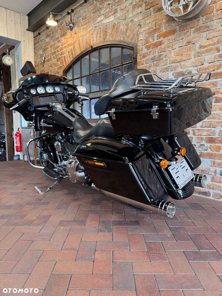Harley-Davidson Touring Street Glide - 8