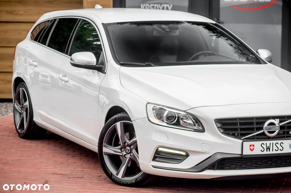 Volvo V60 D4 Drive-E R-Design Momentum - 2