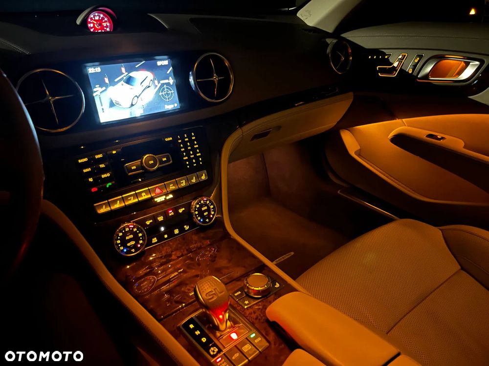 Mercedes-Benz SL 500 7G-TRONIC - 16