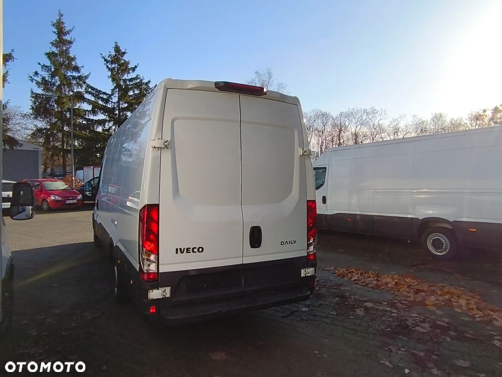 Iveco Daily 35S16A8V MAX długi, automat - 23