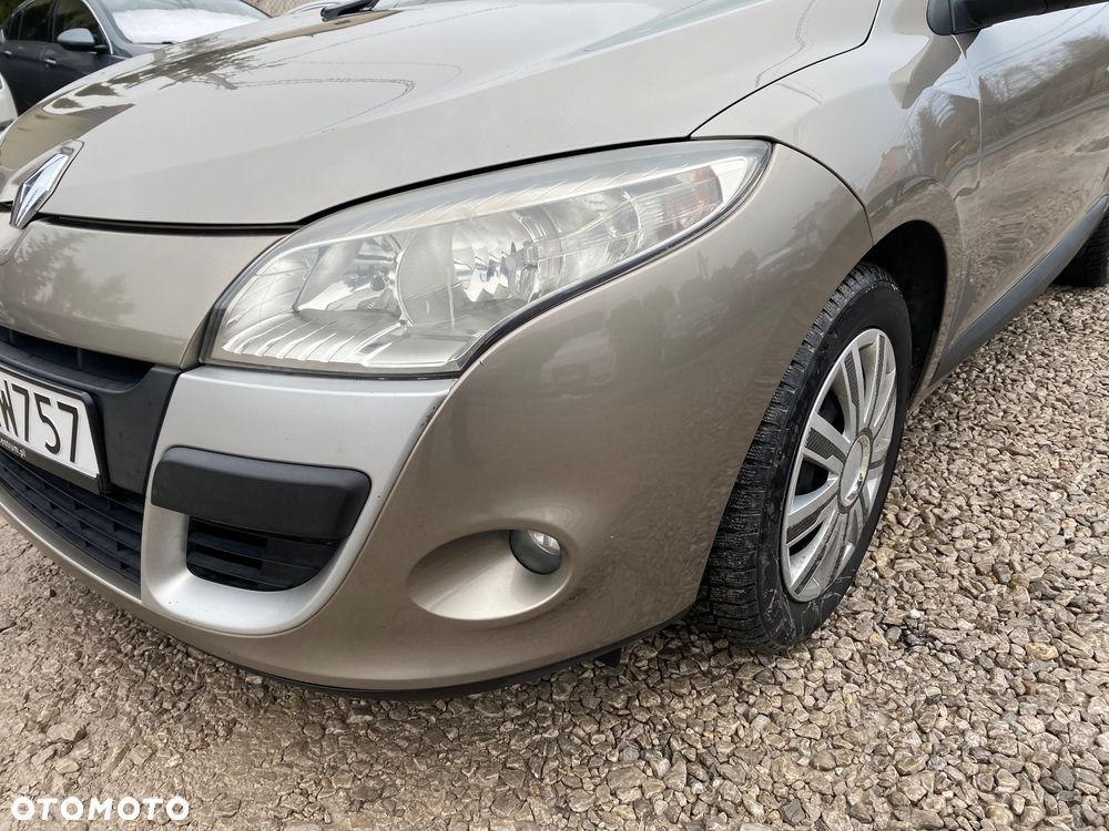 Renault Megane 1.6 16V Dynamique Euro5 - 9