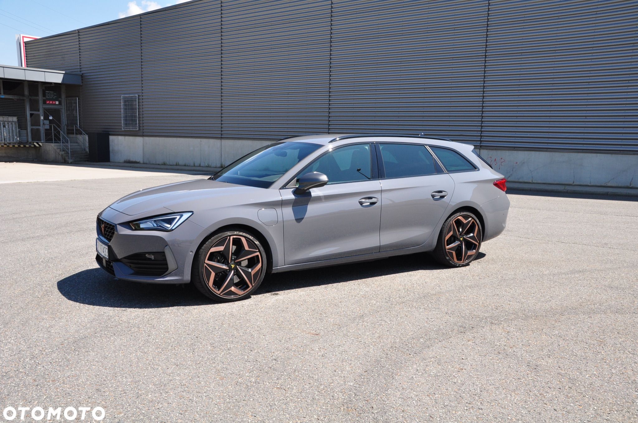 Cupra Leon Sportstourer 1.4 e-Hybrid (180 kW System) - 1