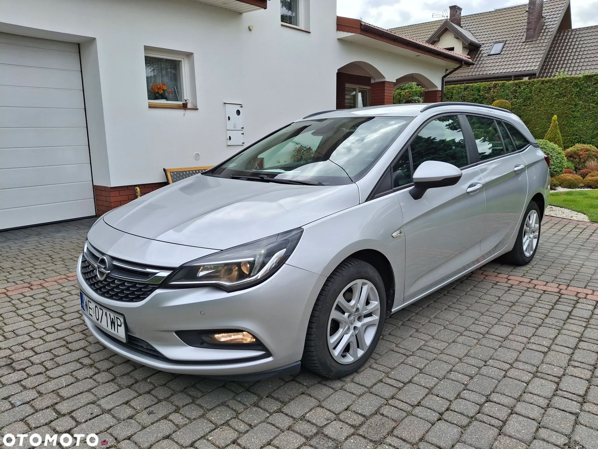 Opel Astra V 1.6 CDTI Elite - 1