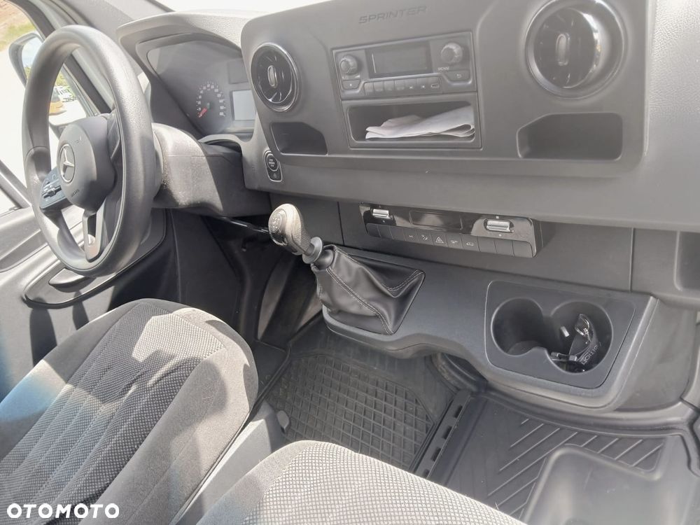 Mercedes-Benz Sprinter - 7