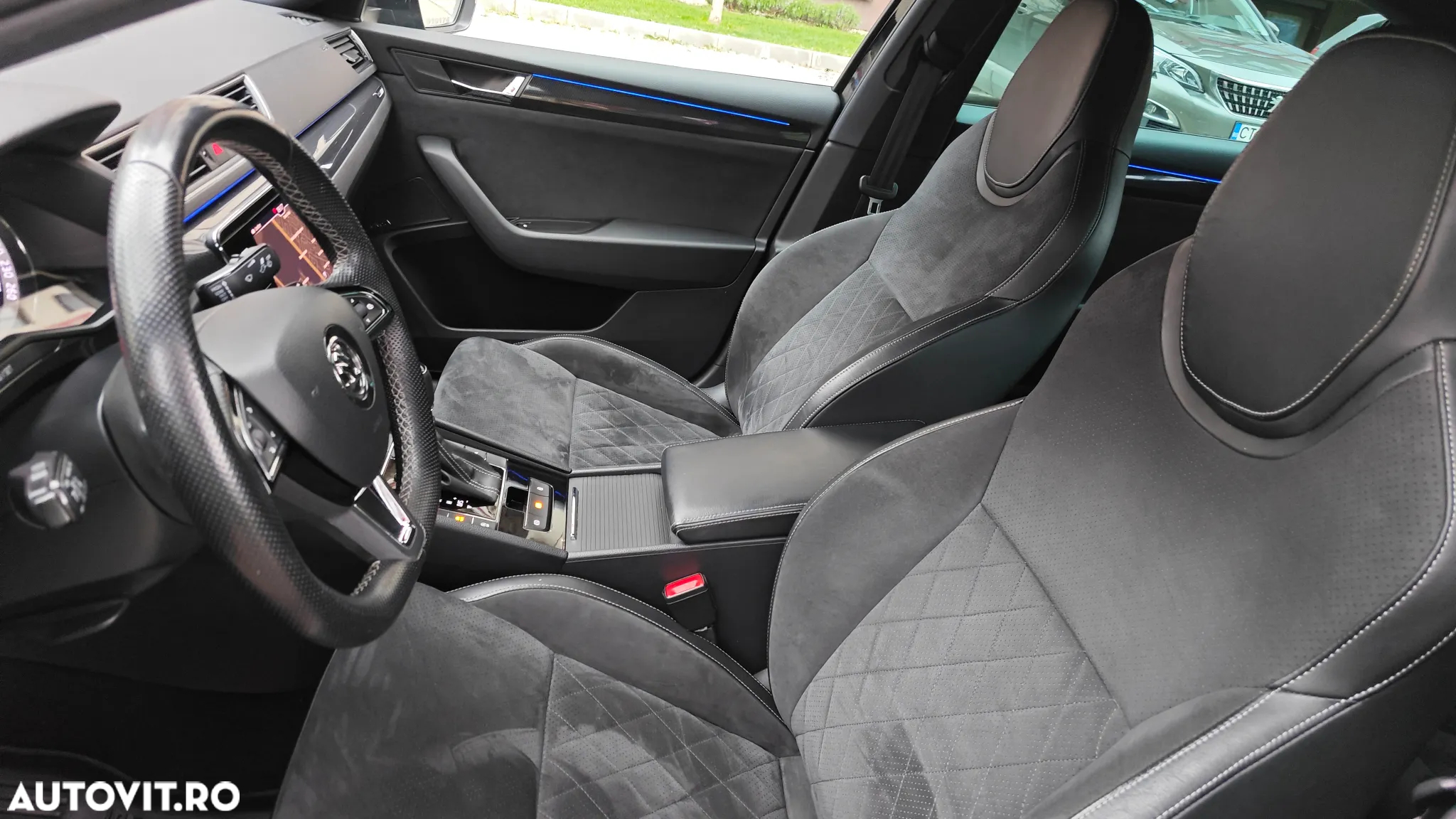 Skoda Superb 2.0 TDI DSG Sportline - 5
