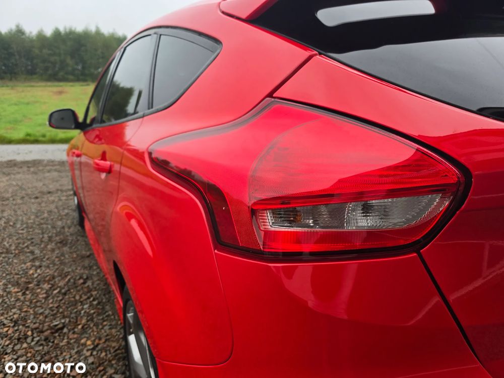 Ford Focus 2.0 EcoBoost ST mit Leder-Sport-Paket - 10