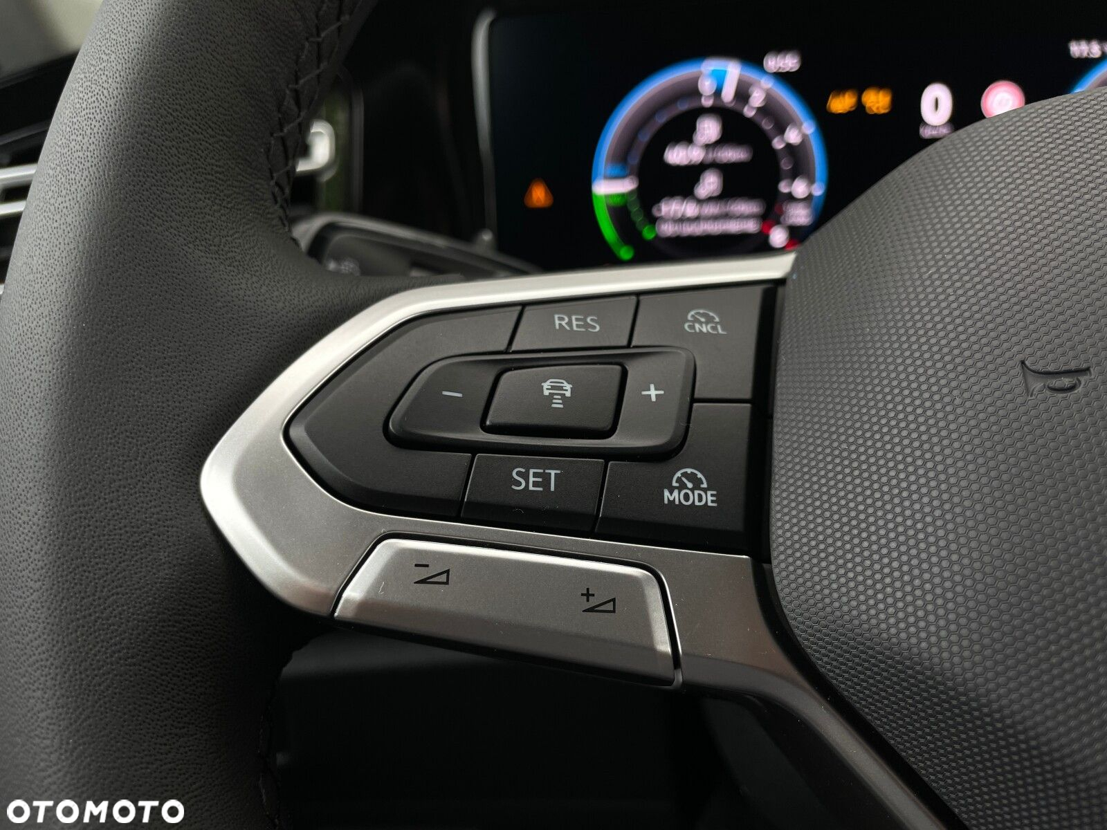 Volkswagen Tiguan - 16